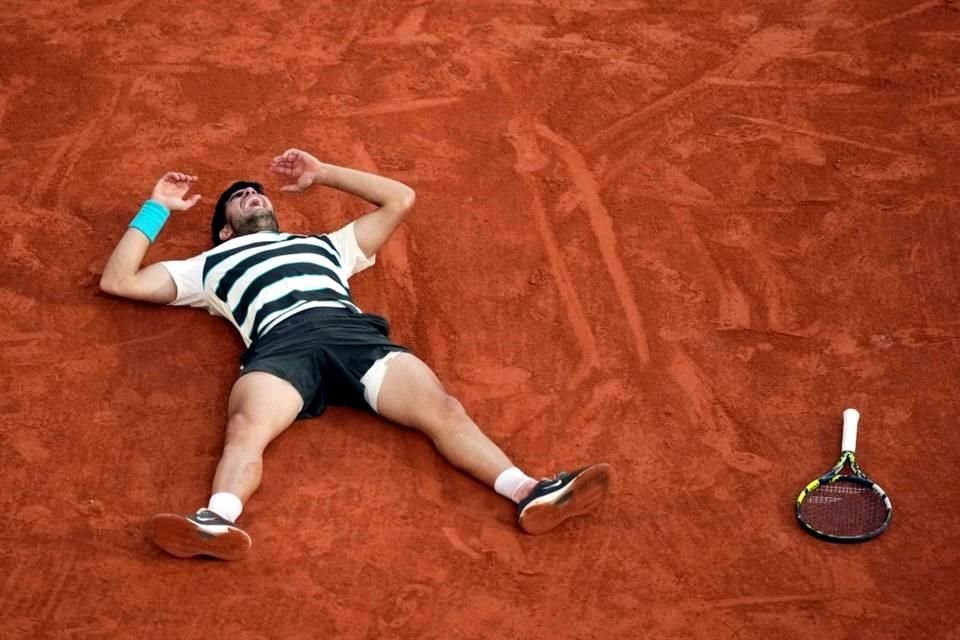 Así terminó el español al caer el punto final.