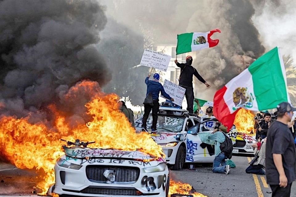 Donald Trump, Presidente de EU, acusó a quienes se manifiestan contra las redadas en Los Ángeles de ser 'alborotadores e insurrectos'.