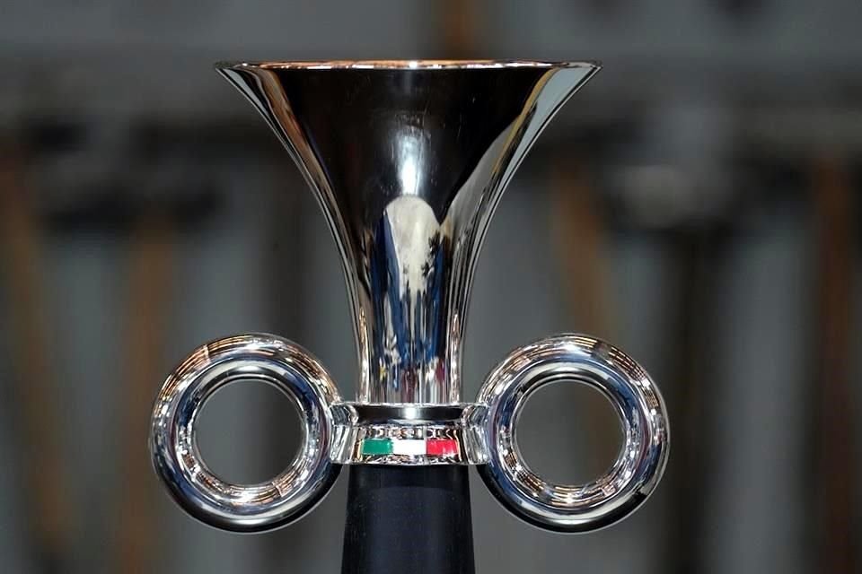 La NASCAR reveló los trofeos que se le entregarán a los vencedores de las carreras de Cup Series y Xfinity Series.
