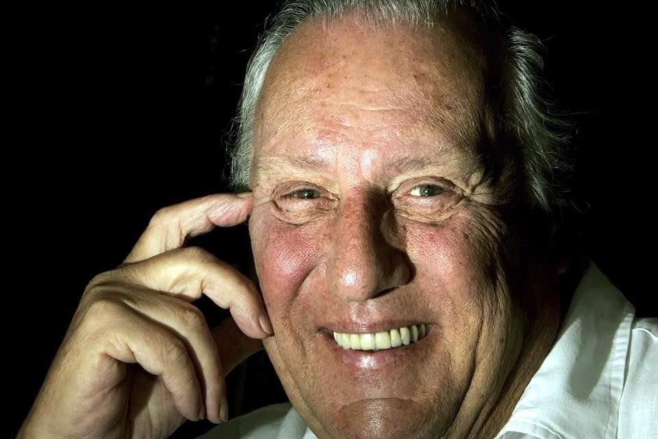 El escritor británico Frederick Forsyth felleció este lunes a los 86 años.