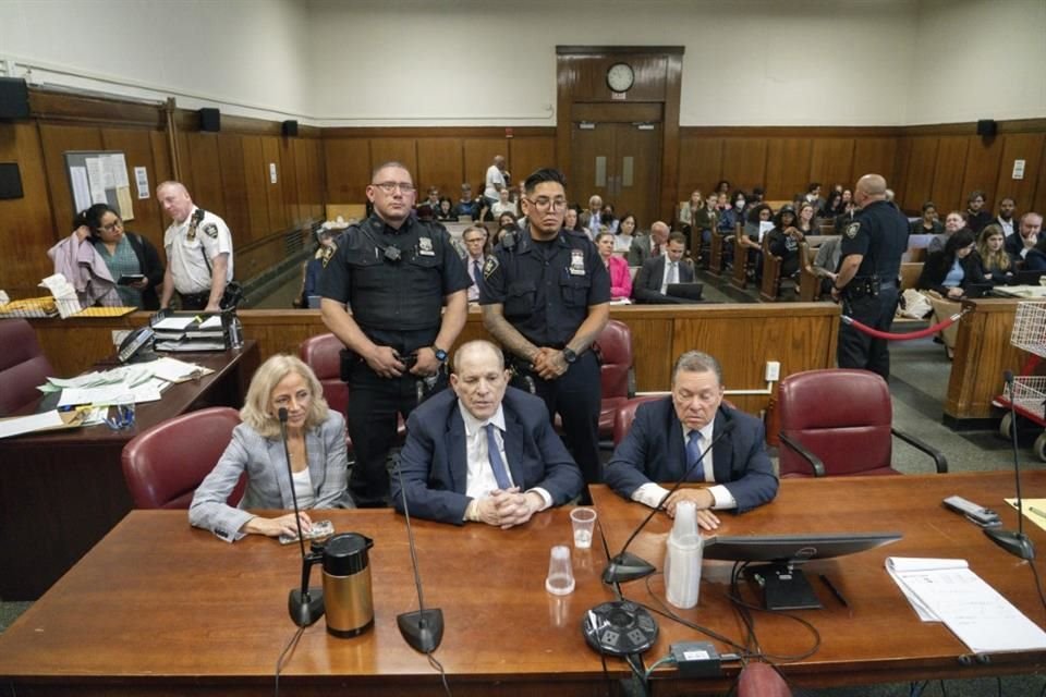 El fiscal Matthew Colangelo argumentó que las preocupaciones del jurado no ameritaban un juicio nulo.