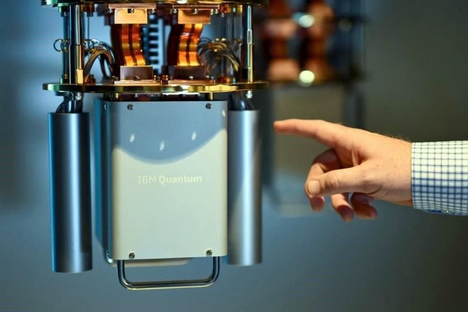 Partes del IBM Quantum System Two se observan en el Centro de Investigación Thomas J. Watson de IBM.