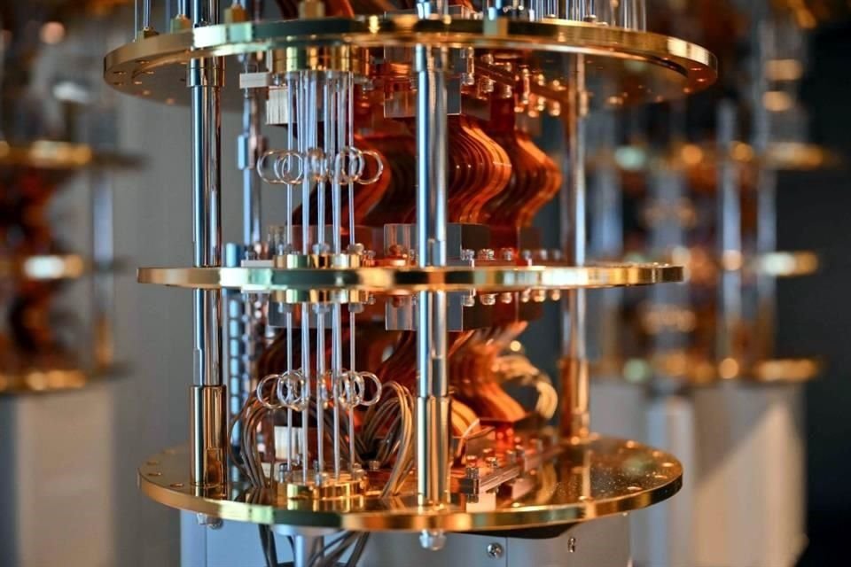 IBM presentó un plan para contar con una computadora cuántica práctica que aborde grandes problemas antes de que finalice esta década.