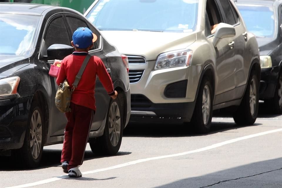 Diana Vargas, directora de Sistema DIF Jalisco, reconoció que la estrategia para atender a las infancias que trabajan en calle tiene fallas.