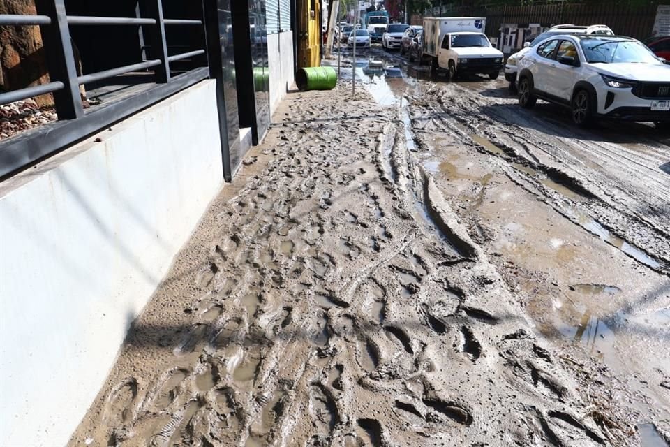 La zona del cruce de Av. Patria y Av. Acueducto en Zapopan, se vio enloadada tras la lluvia.