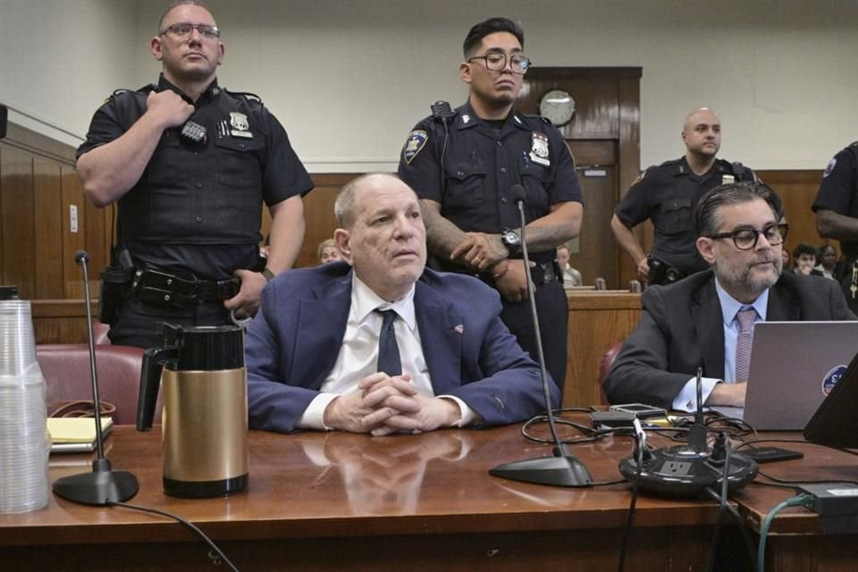 El jurado del juicio a Harvey Weinstein revisa correos electrónicos clave sobre Jessica Mann para avanzar en sus deliberaciones.