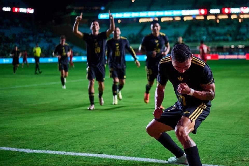 México se adelantó antes de finalizar el primer tiempo con gol de Orbelín Pineda.