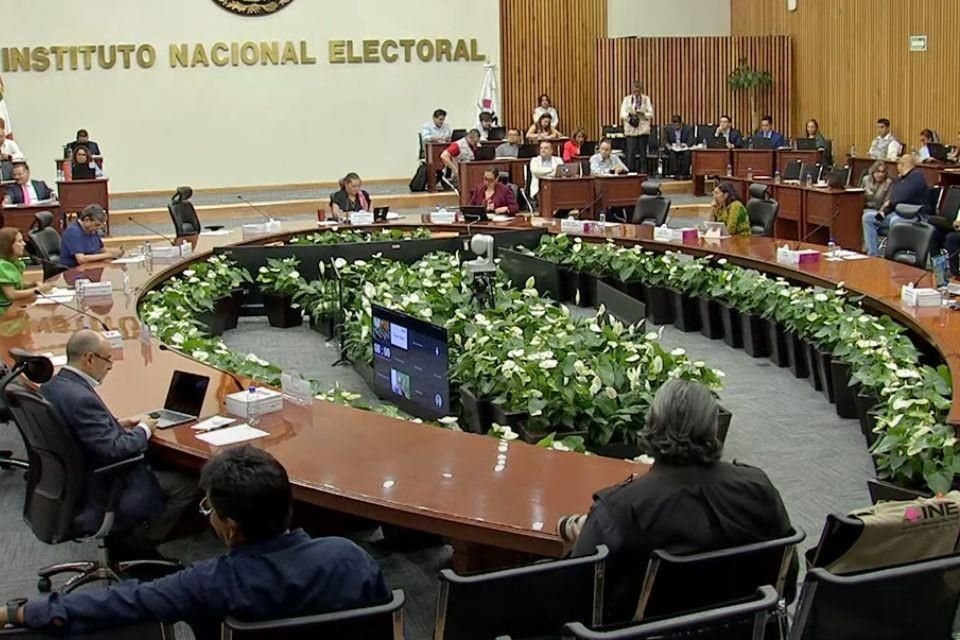 La consejera Carla Humphrey detalló que el Consejo General informará cuantos candidatos ganadores recibirán su constancia de mayoría, y cuántos perdieron por no cumplir los requisitos de elegibilidad.