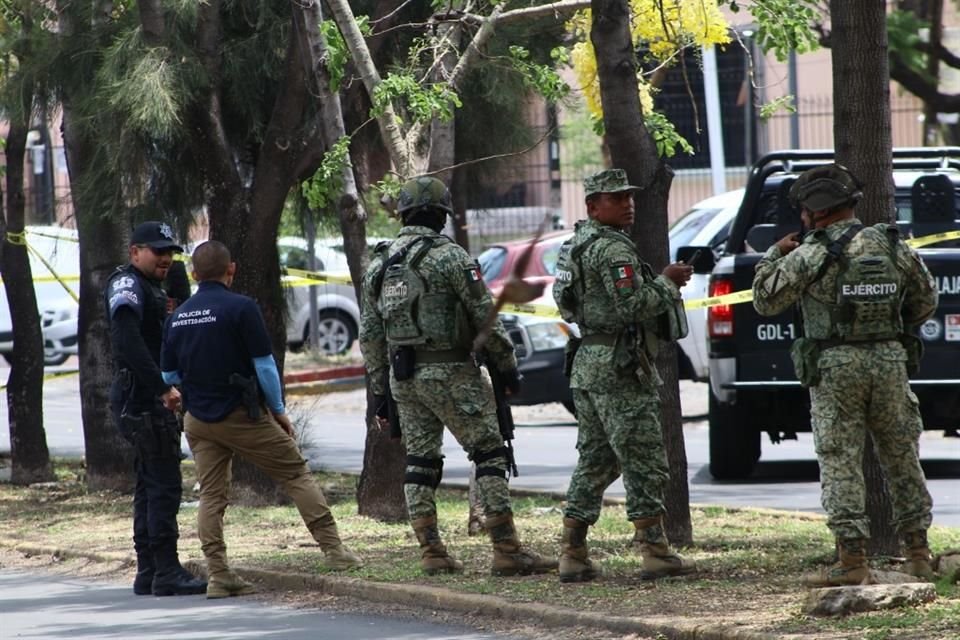 El agresor huyó a pie de la escena del crimen.