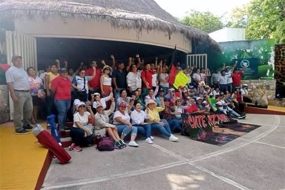 La mayoría de los inconformes se concentraron en la zona de Chichén Itzá, donde dejaron que turistas nacionales e internacionales entraran de forma gratuita a las instalaciones.