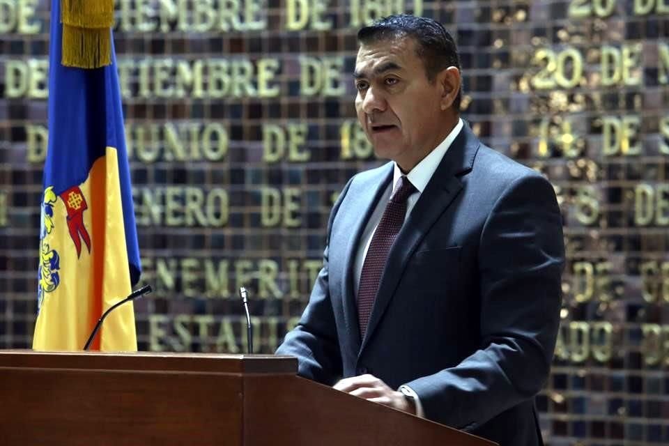 Zamora acudió al Congreso a la conmemoración de la declaración de Jalisco como Estado libre y soberano.