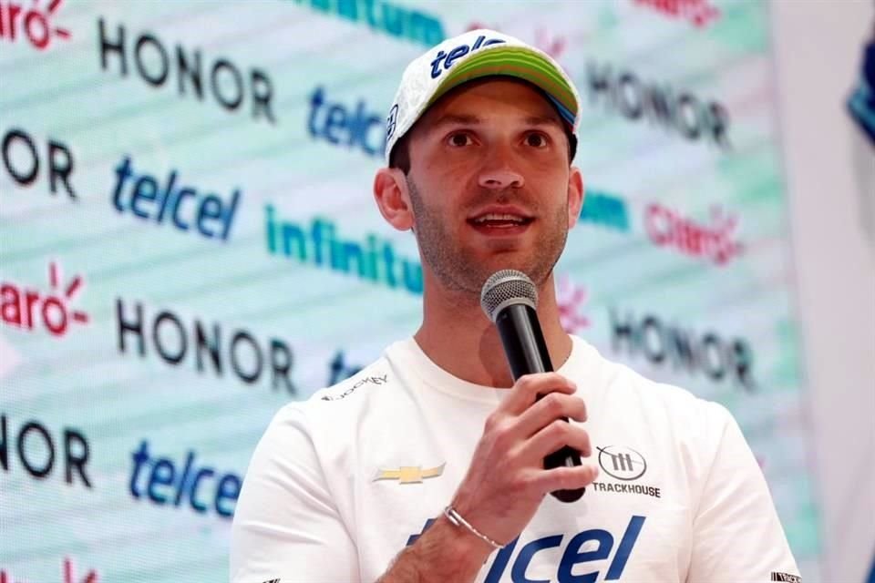 Daniel Suárez se siente orgulloso de ser la referencia de la competencia de stock car.