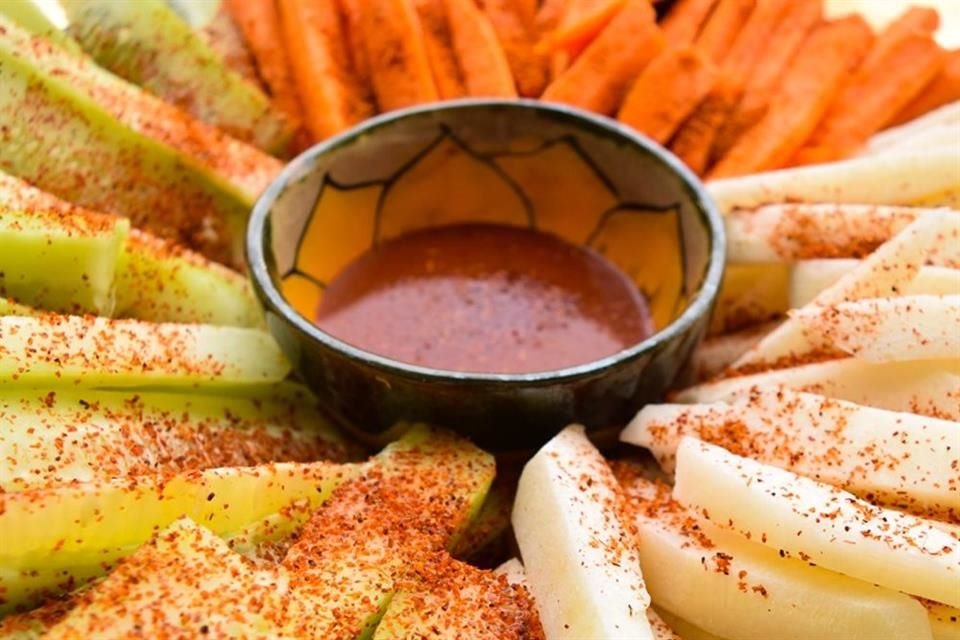 A la hora del antojo, los mexicanos estamos tentados por muchas botanas, así que hay que saber elegir las que son saludables y económicas.