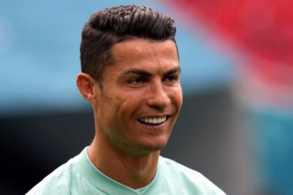 Cristiano Ronaldo vuelve a hacer un Red Devil.