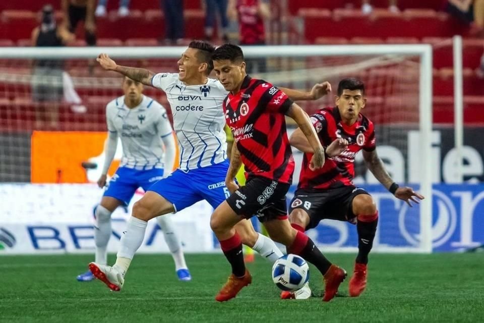 Los Rayados estaban ganando 2-1 en el primer tiempo.