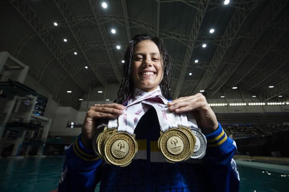 La jalisciense es una promesa de la natación mexicana, ya con experiencia en Juegos Centroamericanos, Panamericanos y Mundiales de curso corto y largo.