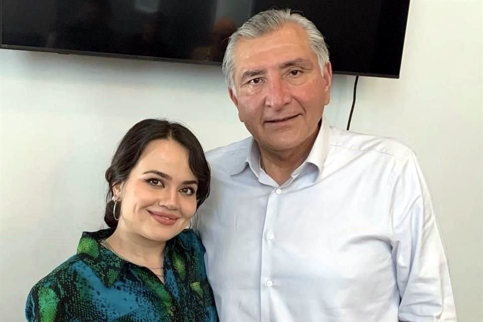 Melissa Cornejo con Adán Augusto López, a quien considera un ejemplo a seguir.