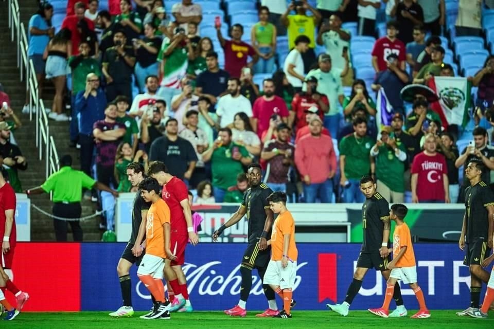 México inicia su andar en la Copa Oro 2025 en Los Ángeles.