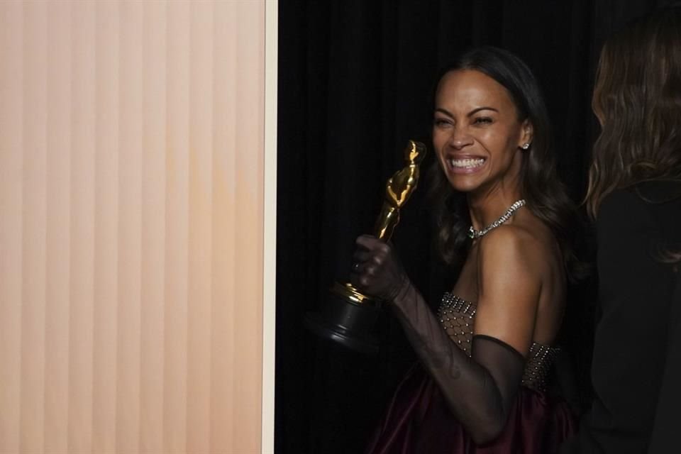 Saldaña ganó el Óscar a Mejor Actriz de Reparto por su papel  en el drama musical Emilia Pérez,