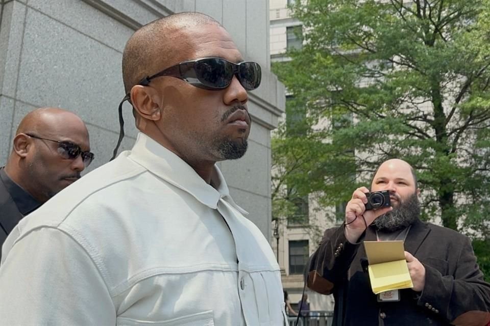 La presencia de West marca un giro inesperado en el caso, pues hasta ahora ningún otro famoso había acudido públicamente a apoyar al fundador de Bad Boy Records.
