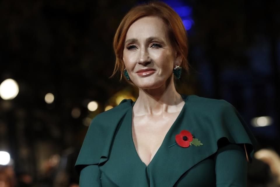La autora de Harry Potter comparó a las mujeres transexuales con la magia argumentado que ninguna de las dos existe.
