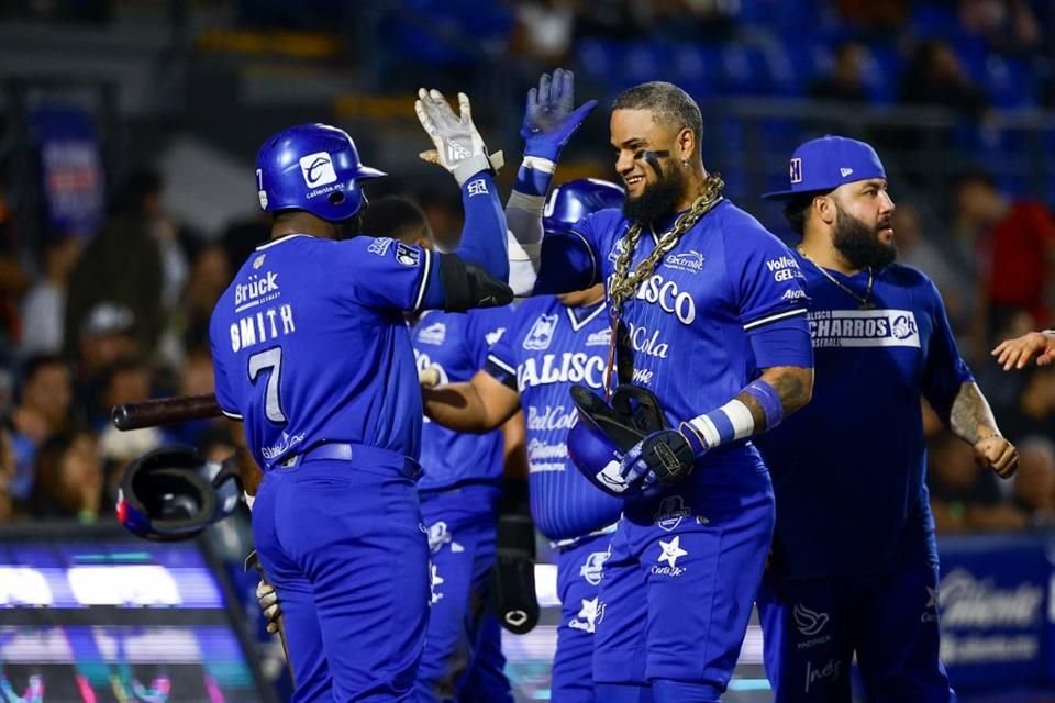 Los Charros de Jalisco sellaron con poder su sexto triunfo consecutivo, al apalear 14-6 a los Leones de Yucatán.