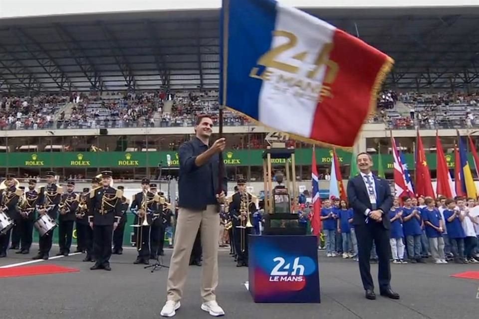Roger Federer fue el encargado de dar salida a los autos.