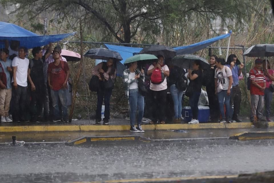 La Zona Metropolitana de Guadalajara resentirá este domingo el desplazamiento de la tormenta tropical Dalila, formada en el Océano Pacífico.