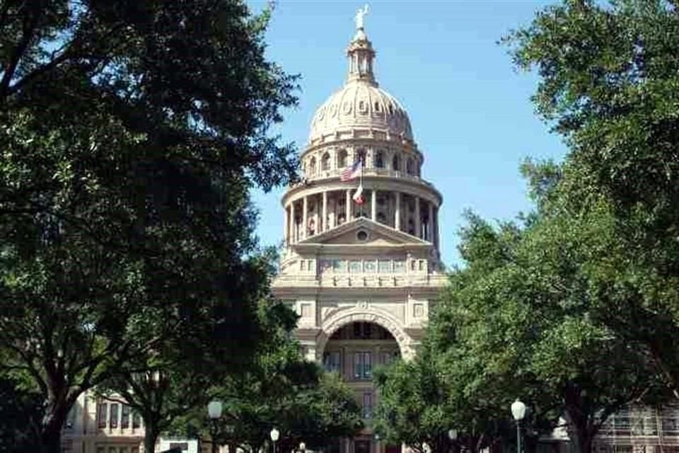 Capitolio de Austin y jardines aledaños