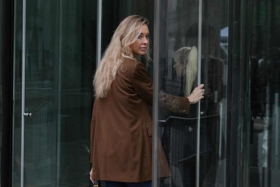 La exmodelo Kaja Sokola lamentó la traición de su hermana durante el juicio contra Harvey Weinstein, que la absolvió de sus acusaciones.