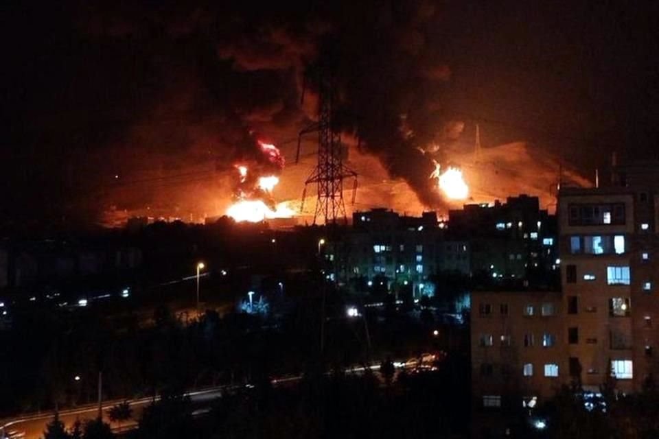 Medios reportan un ataque en Saná, la capital de Yemen, que está bajo control del grupo hutí; objetivo habría sido el jefe de Estado Mayor.