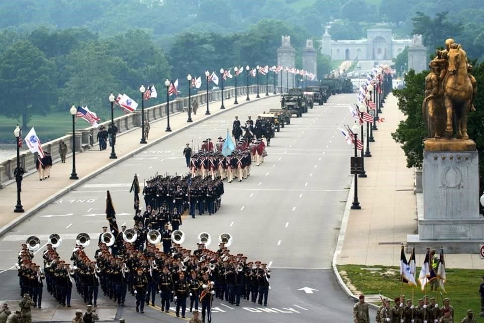 El espectáculo coincide con el Día de la Bandera, pero también con el 79 cumpleaños del Presidente.