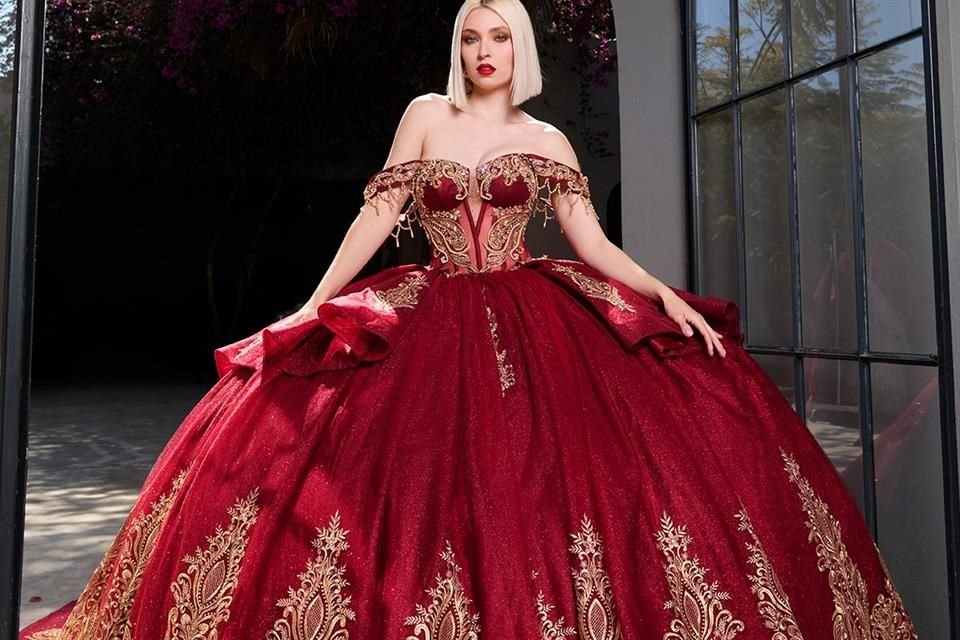 Con una producción semanal de 100 trajes, y la venta de 50 mil al año, la marca Love 21 se coloca como una de las más influyentes en esta especialidad.