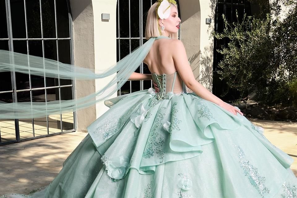 Los vestidos de XV años con diseño de princesas, son los preferidos por las quinceañeras en México.