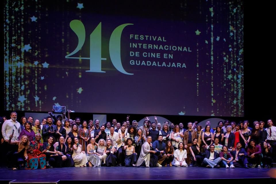 Cerimonia di premiazione del 40° Festival Internazionale del Cinema di Guadalajara.