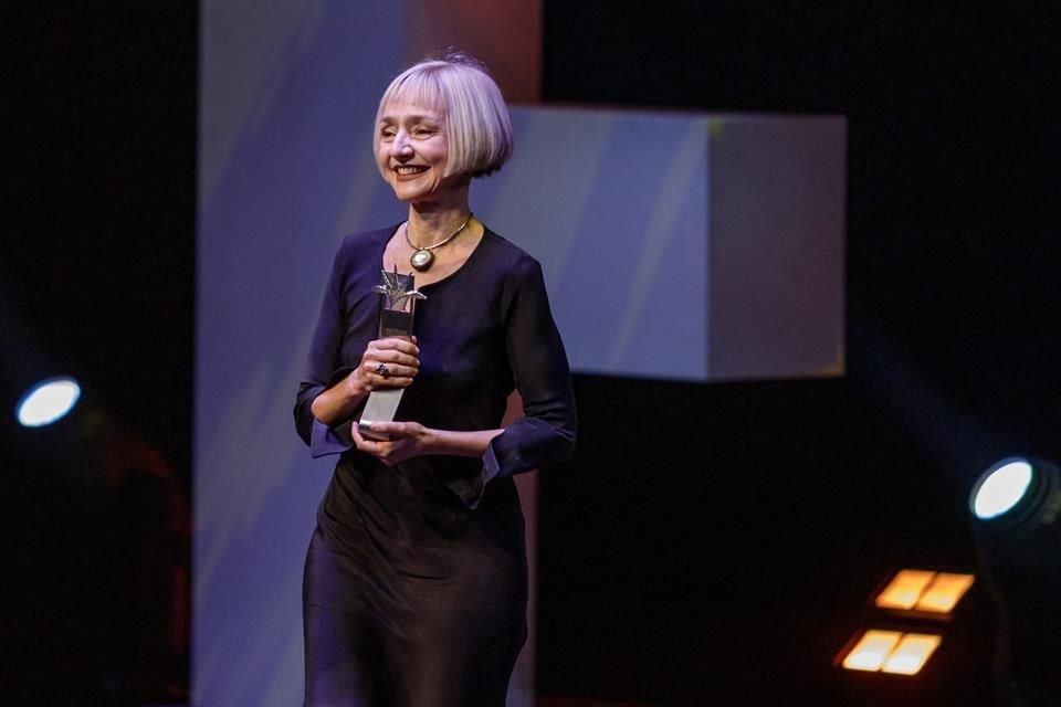 Premio Maria de Medeiros come Ospite Onorario del Portogallo.