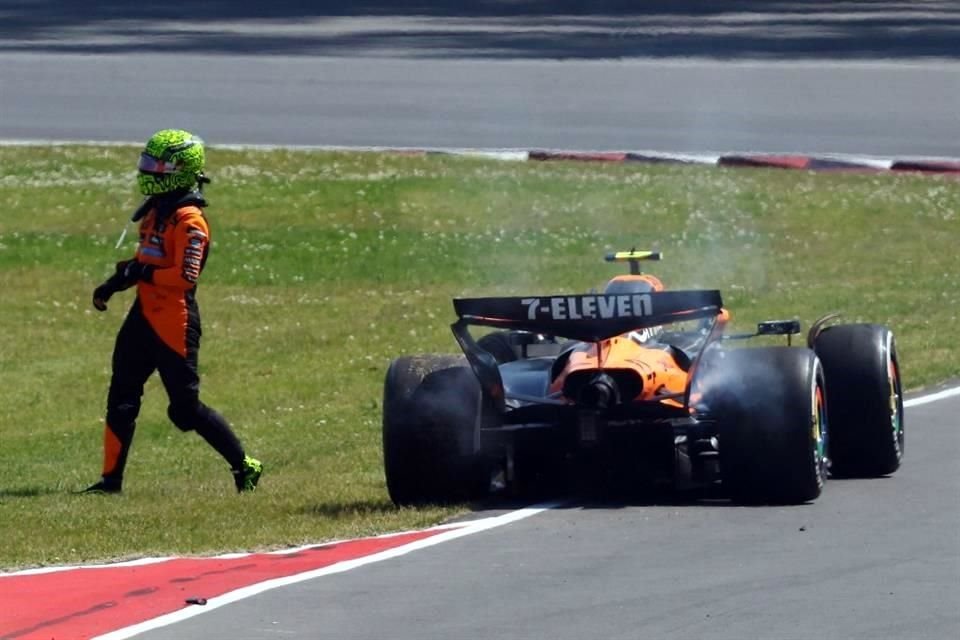 Así terminó el auto de Norris tras el toque con su compañero de equipo. Esta es la primera carrera en la que McLaren queda fuera del podio.