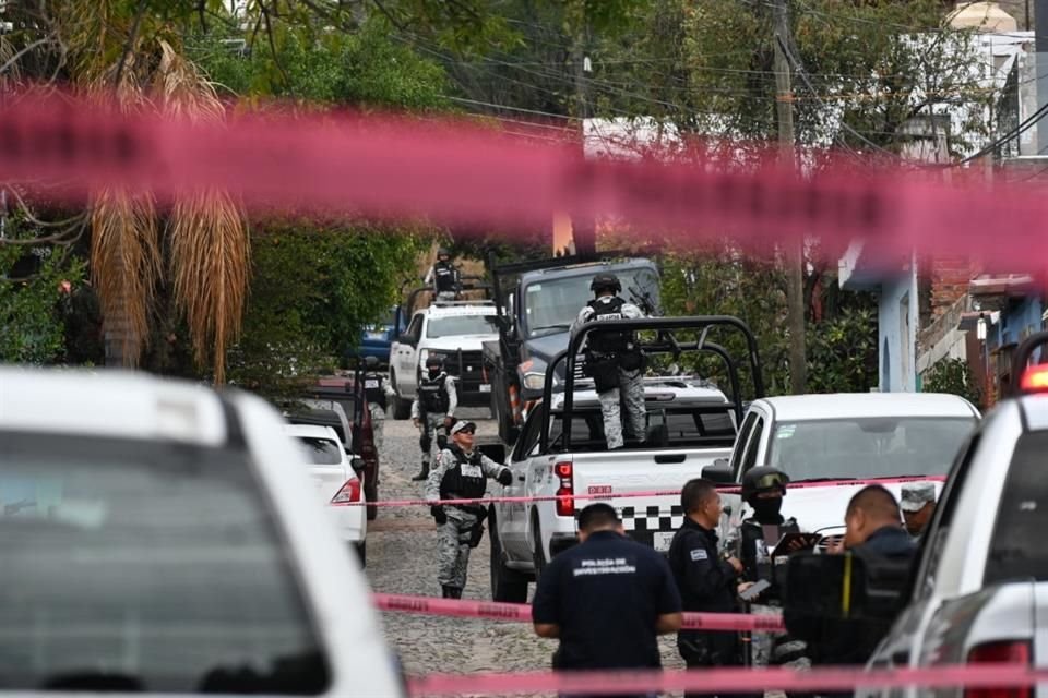Hombres armados irrumpieron la tarde de este domingo en un domicilio de la Colonia El Refugio, en Tlaquepaque, y asesinaron a un joven.