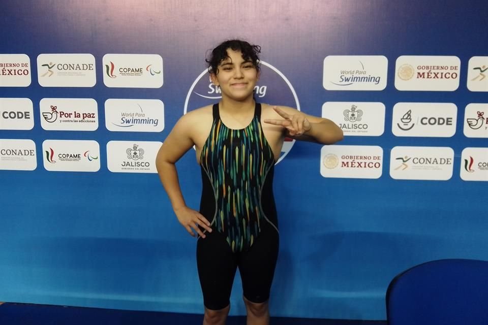 Valentina Jiménez ganó medalla de plata en los 50 metros estilo libre y medalla de bronce en 100 metros dorso.