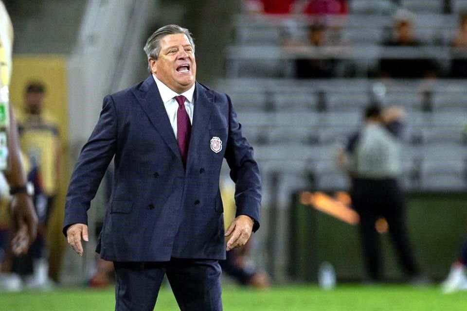 Miguel Herrera debutó como técnico del equipo costarricense durante el Mundial de Clubes e inició con los tres puntos.