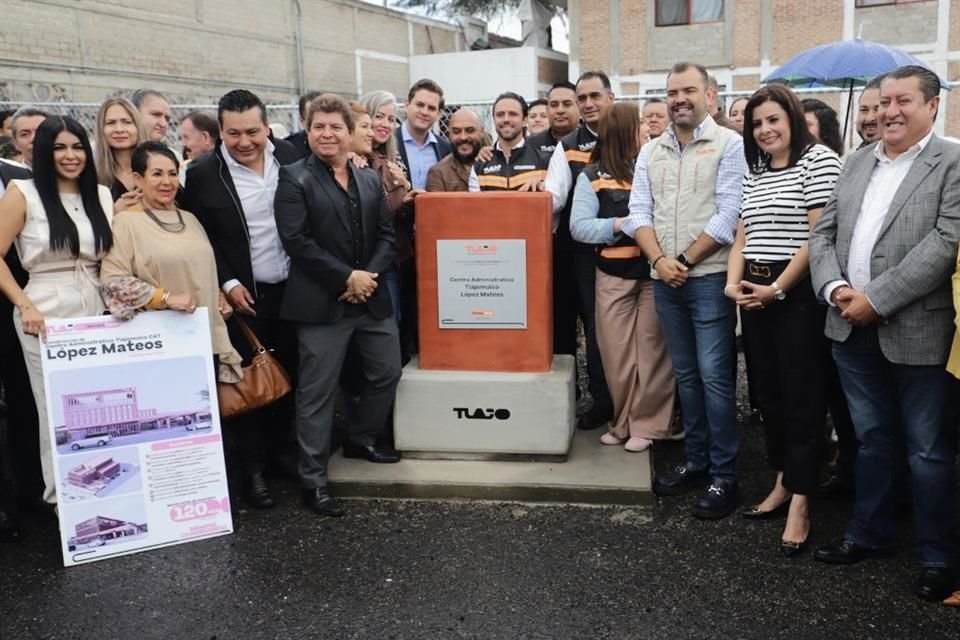 Gerardo Quirino Velázquez, alcalde de Tlajomulco, colocó la primera pierda de lo que será el Centro Administrativo de Tlajomulco en López Mateos Sur.