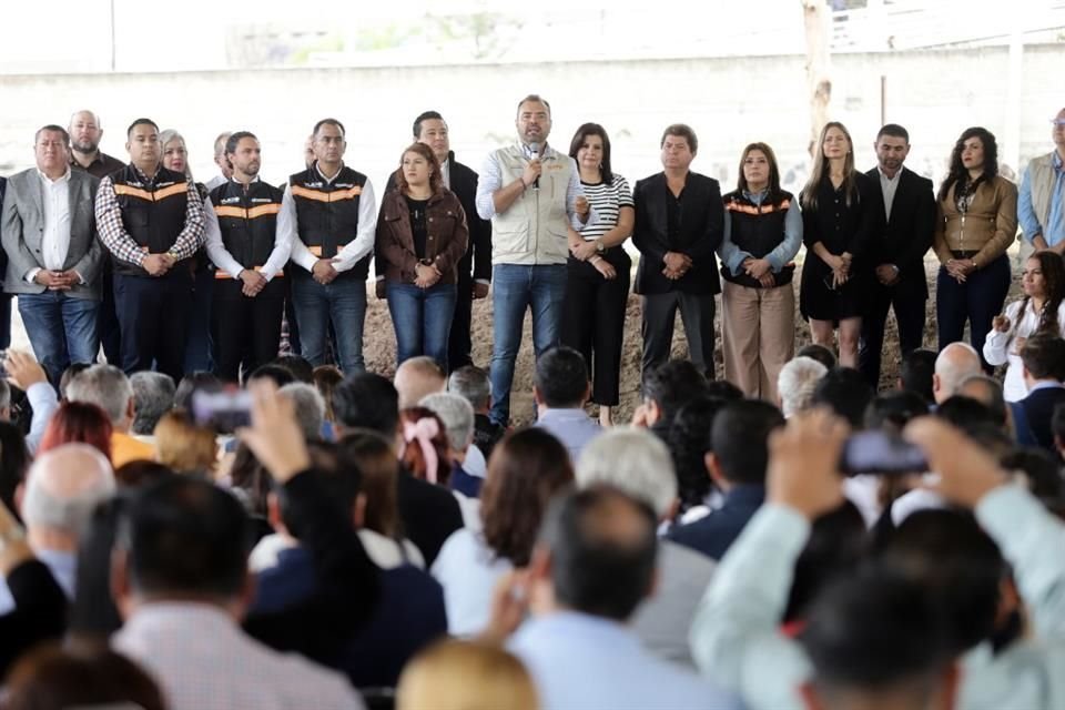 Gerardo Quirino Velázquez, alcalde de Tlajomulco, colocó la primera pierda de lo que será el Centro Administrativo de Tlajomulco en López Mateos Sur.
