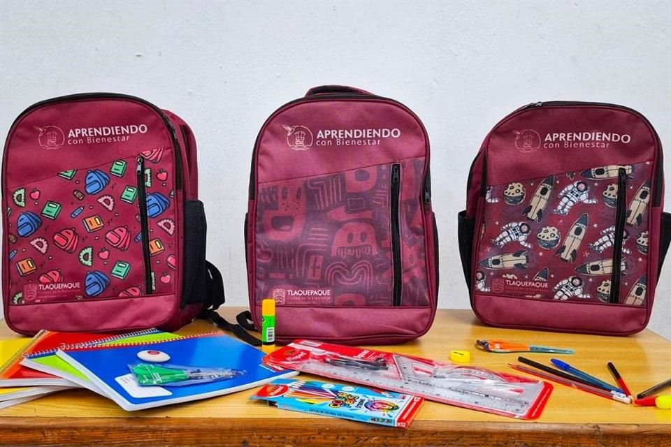 En Tlaquepaque y Tonalá entregaron útiles escolares para el siguiente ciclo escolar en educación básica; serán más de 160 mil beneficiados.
