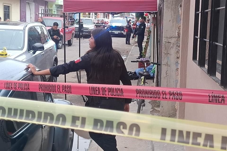 El hombre que fue asesinado a balazos la tarde del domingo en la Colonia San Juan de Ocotán, Zapopan, era abogado y funcionario de Sinaloa.