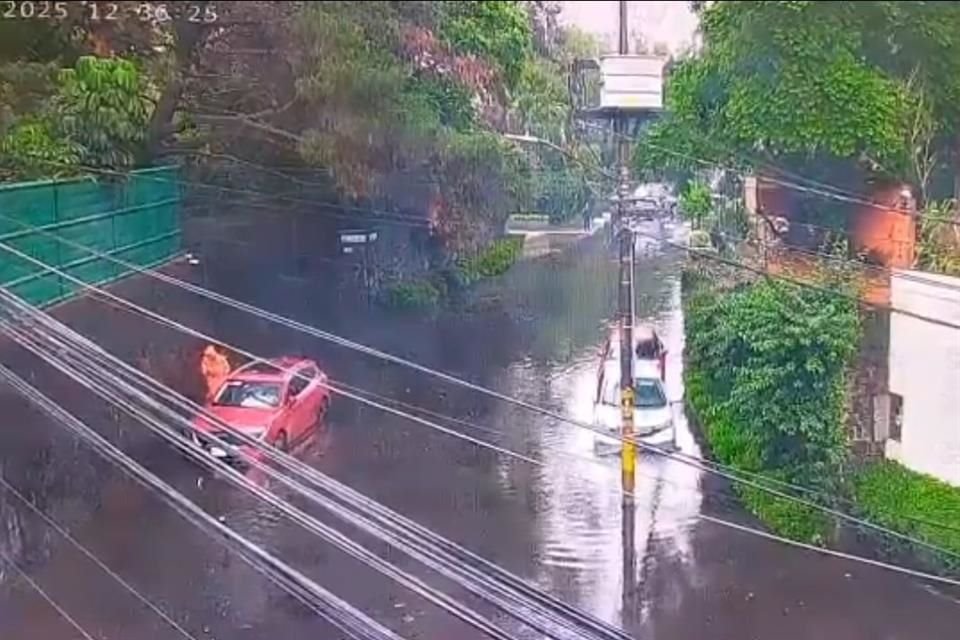 Autoridades emitieron alerta roja para tres alcaldías y naranja para el resto de las demarcaciones.