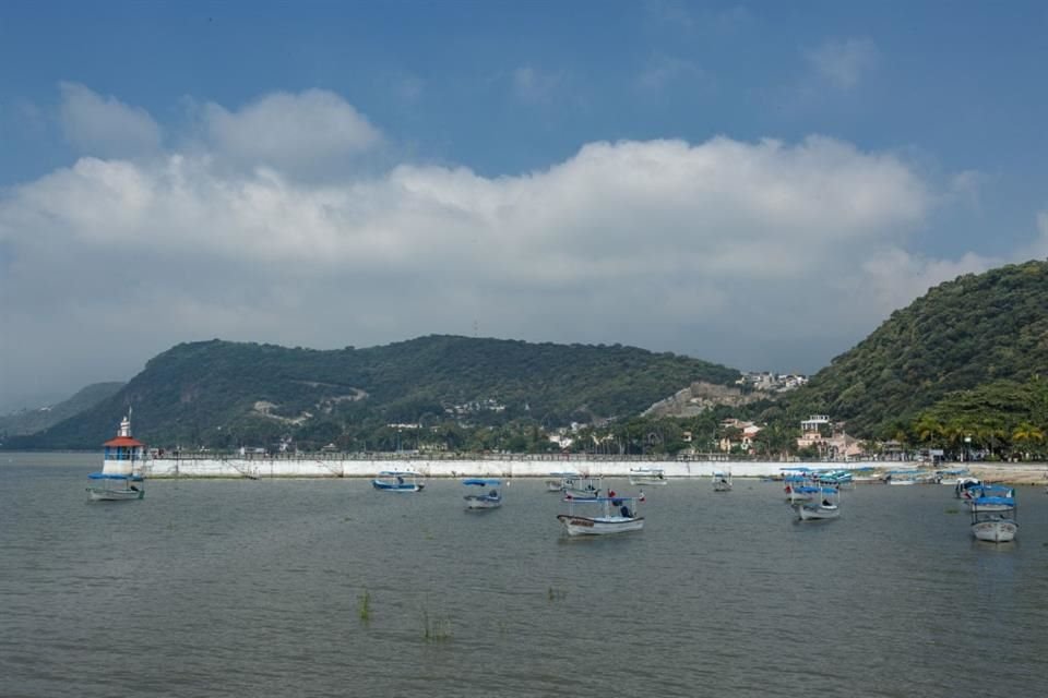 El Alcalde subrayó que cada gota que se extraiga del Lago de Chapala debe ir acompañada de medidas que repongan, sanen y recuperen su equilibrio natural.