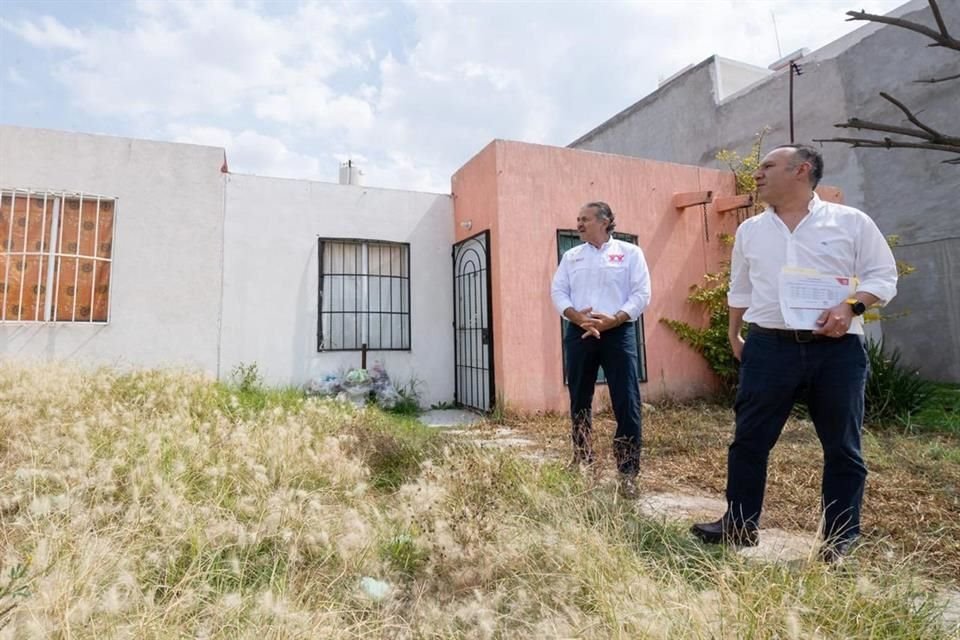 Invasores de 145 mil viviendas no serán desalojados, sino que se implementará programa para que adquieran inmueble a precio muy accesible.
