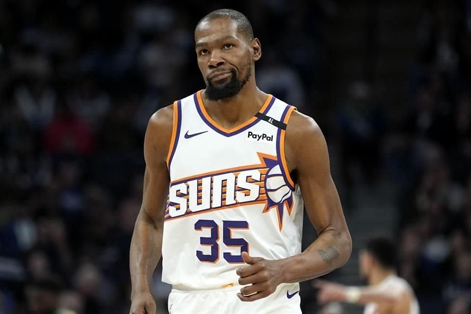 Kevin Durant llegó Phoenix con muchas expectativas, pero ahora busca un nuevo equipo.