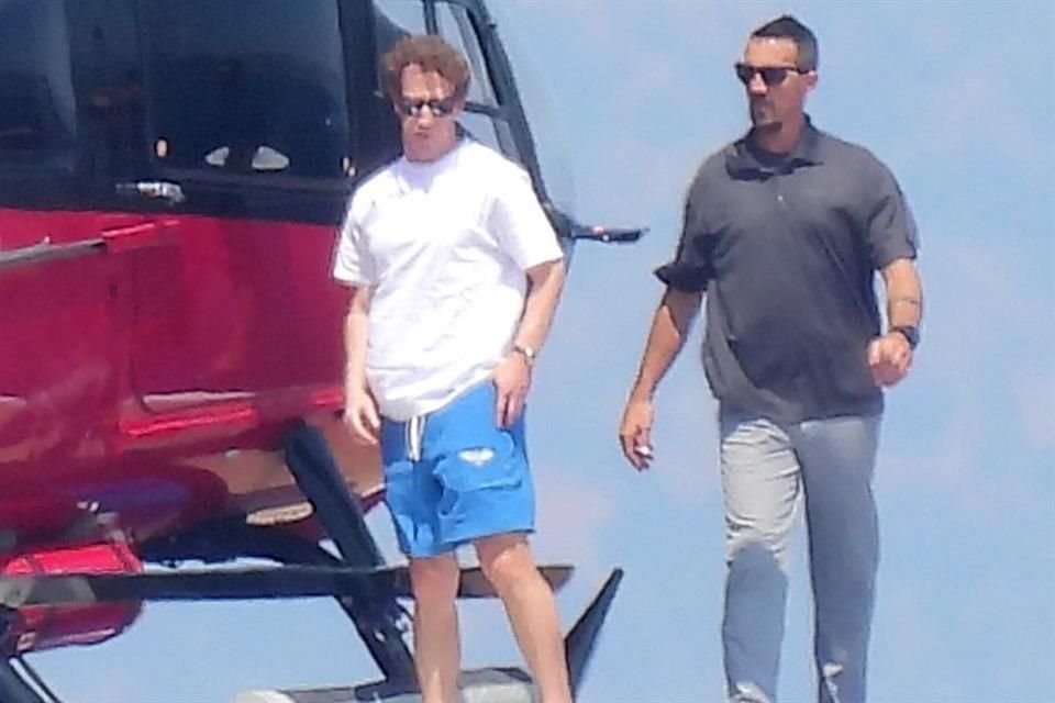 Mark Zuckerberg disfrutó de las playas de Grecia.