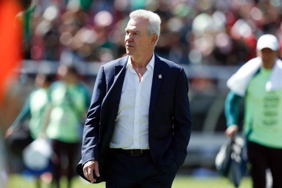 Aguirre entiende las críticas, pero ve mejora en el Tri.